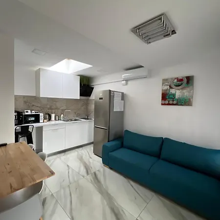 Luxus Airport Apartament *